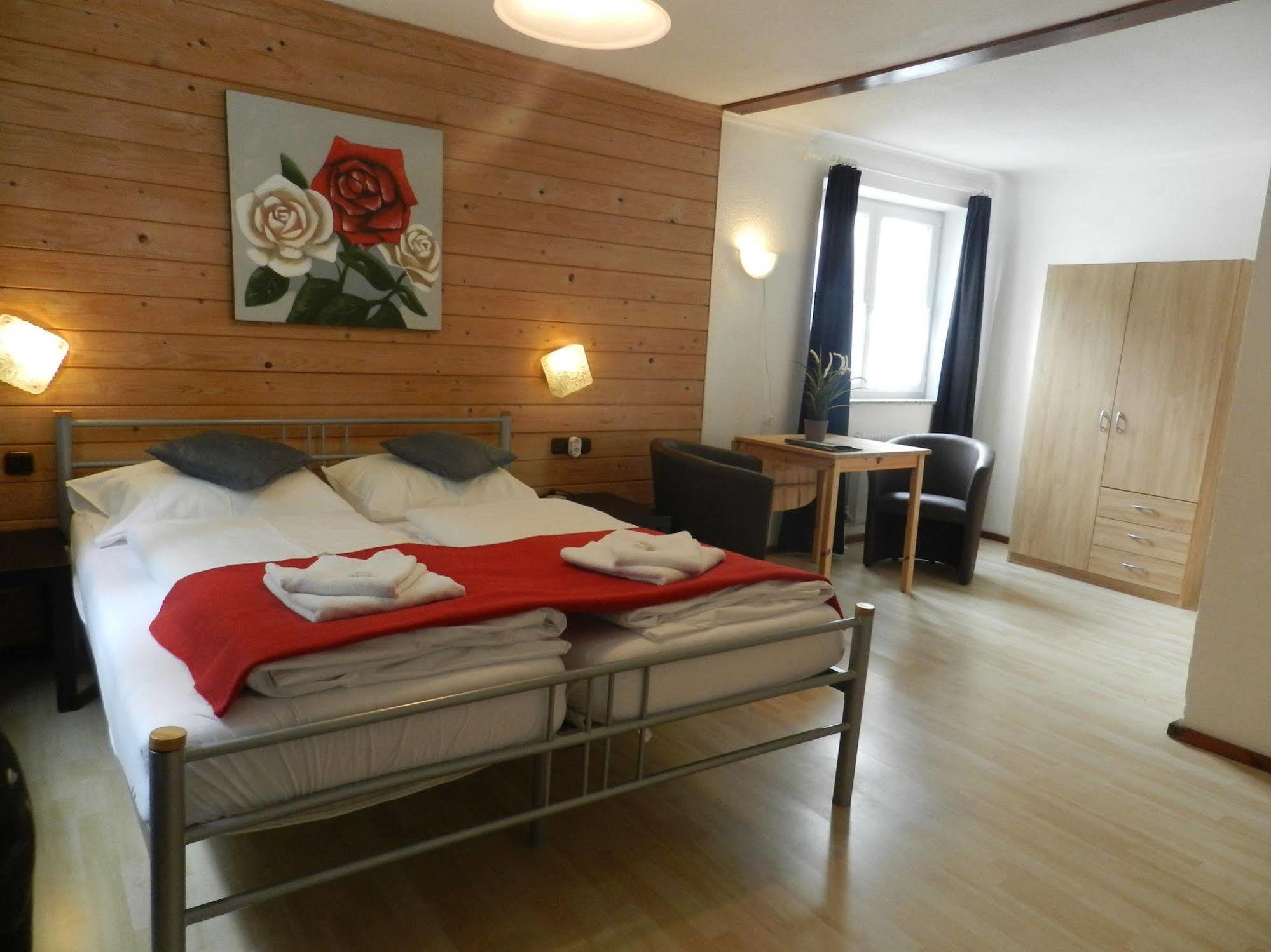 Pension Und Appartements Hartkaiser Ellmau Exterior foto